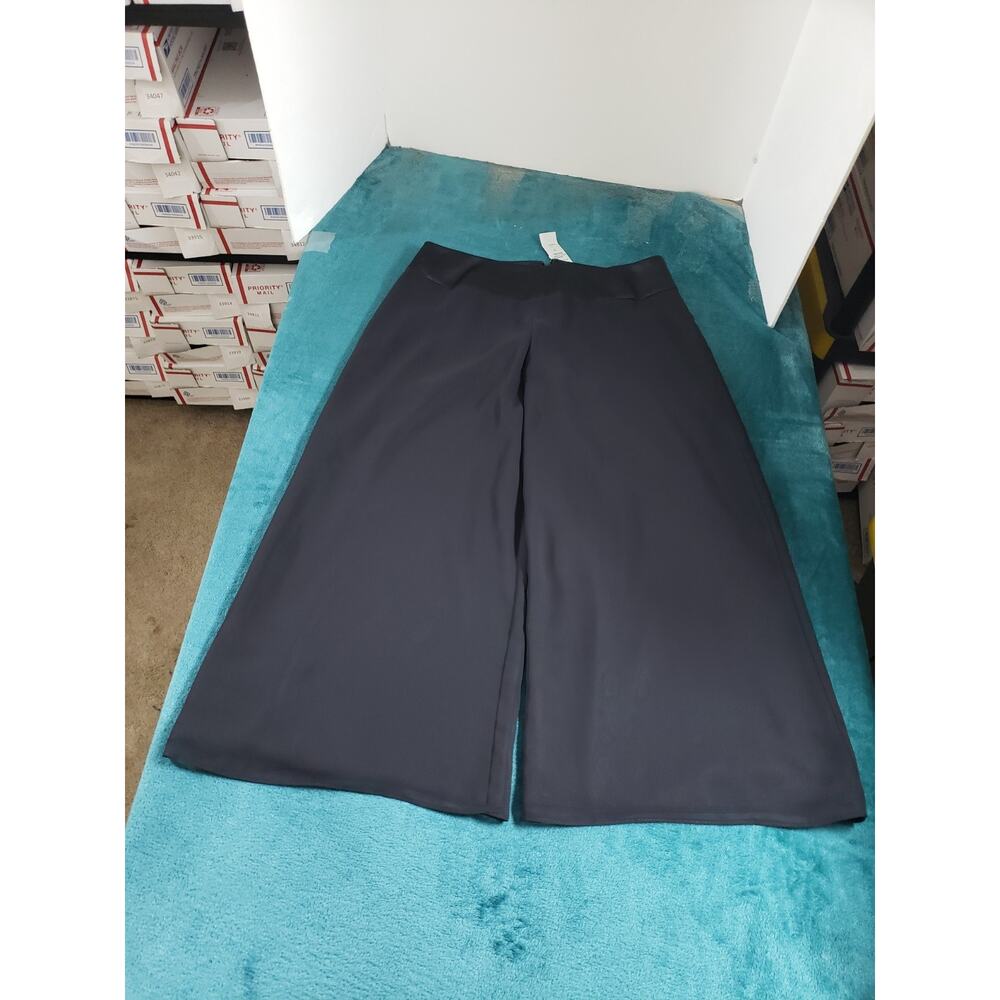 Cache Dress pants Size 4 Womens Black Stretch Back Zip Wide Leg Capri NWT